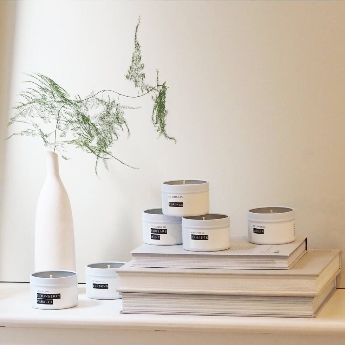 Paquete de velas de temporada en una bolsa de transporte