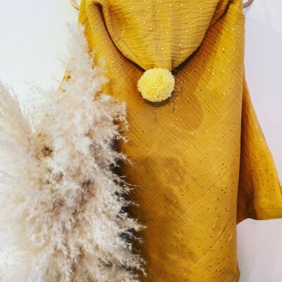 Cape de bain bebe en double gaze moutarde et pois dore taille 0/2 ans et pompon
