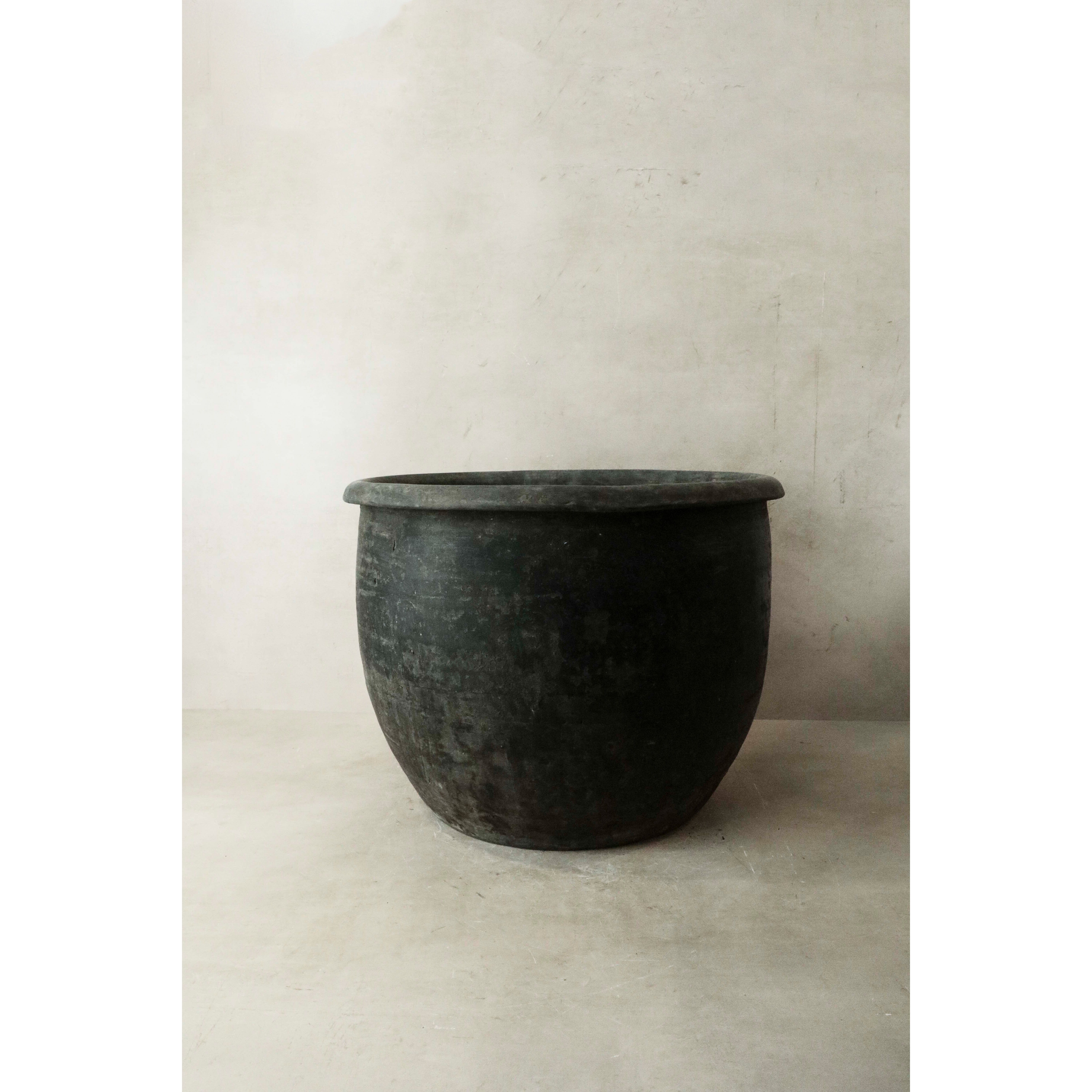 Grands pots asiatiques gris anciens - L002