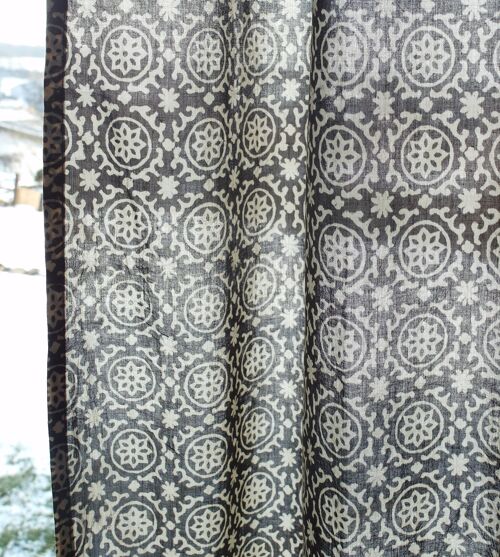 Vorhang in traditionellem schwarzem Bagru Blockprint