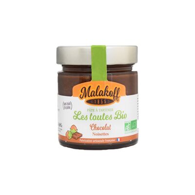 Chocolate spread with organic hazelnut pieces 220g jar.