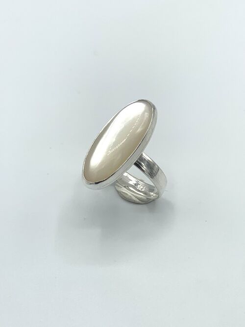 Silver ring Mother of Pearl 10x24mm