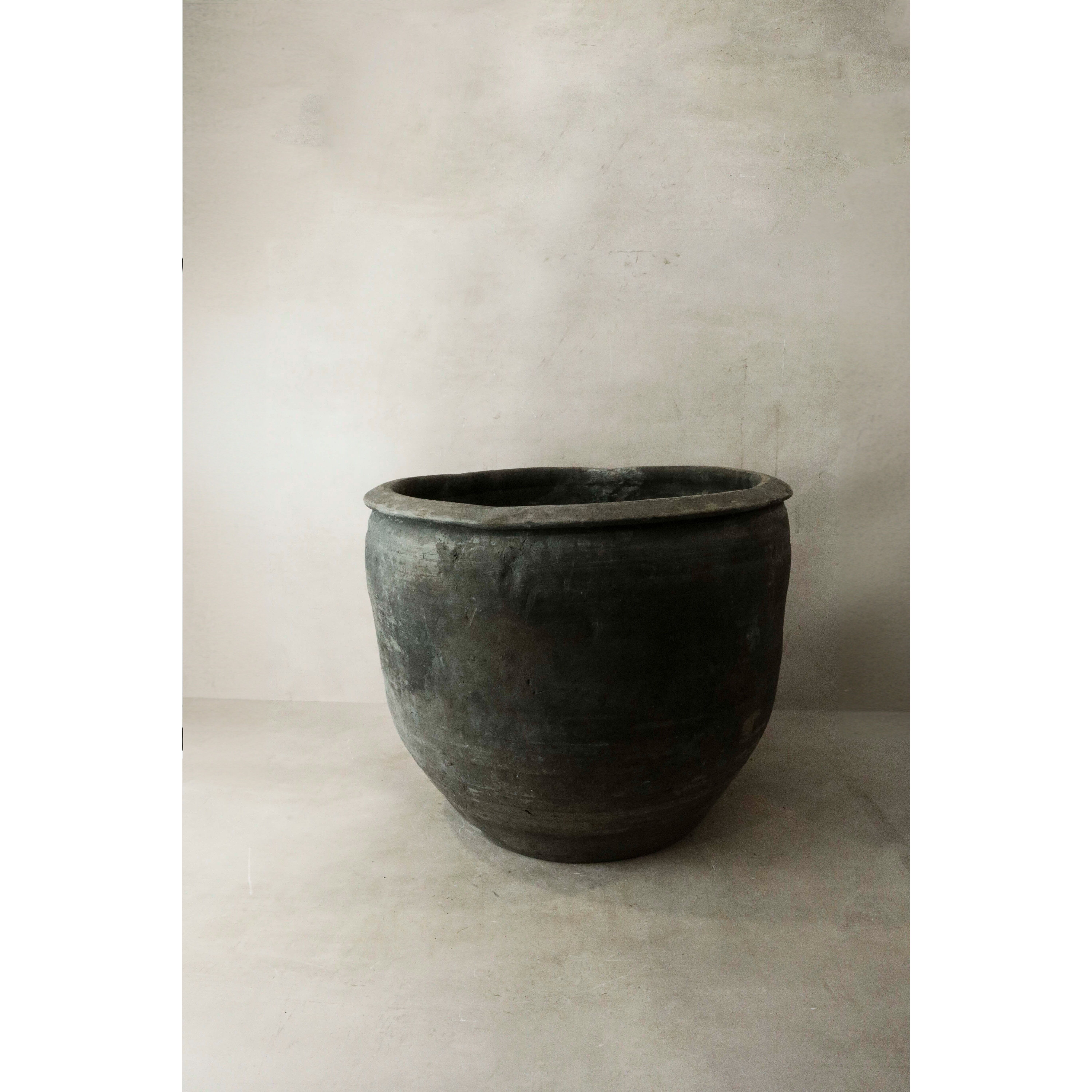 Grands pots asiatiques gris anciens - L003