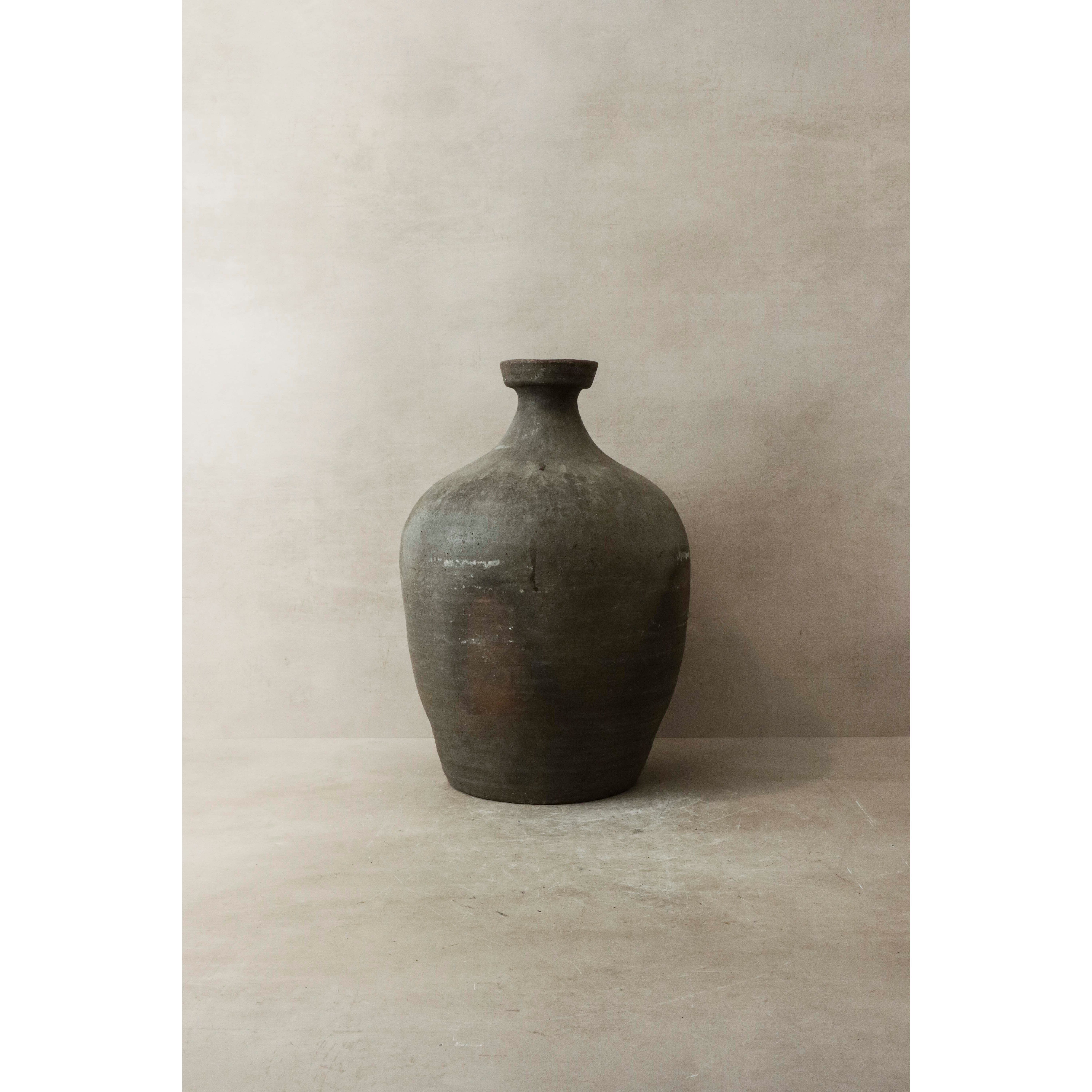 Vase antique à vin de riz asiatique n° 13