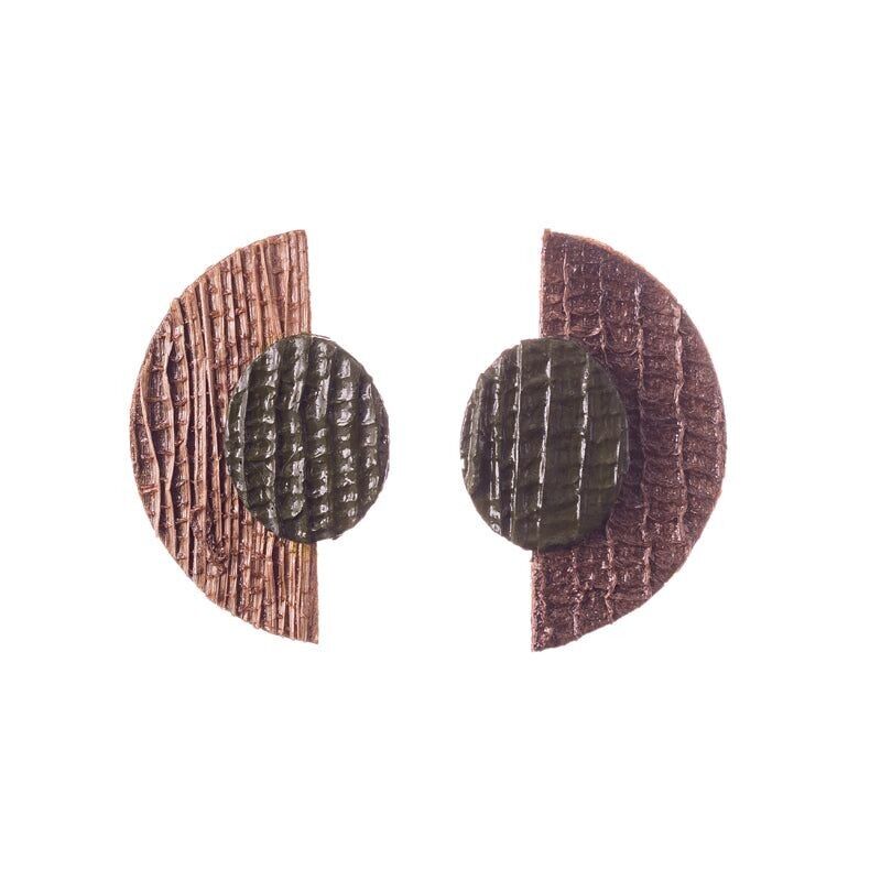 Orecchini a mezzaluna verde: orecchini eleganti e vistosi realizzati in fibra di banana