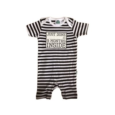 Babyparty-Geschenk, gerade erledigt 9 Monate Inside® Short Sleep Suit - Schwarz / Weiß von Lazy Baby®
