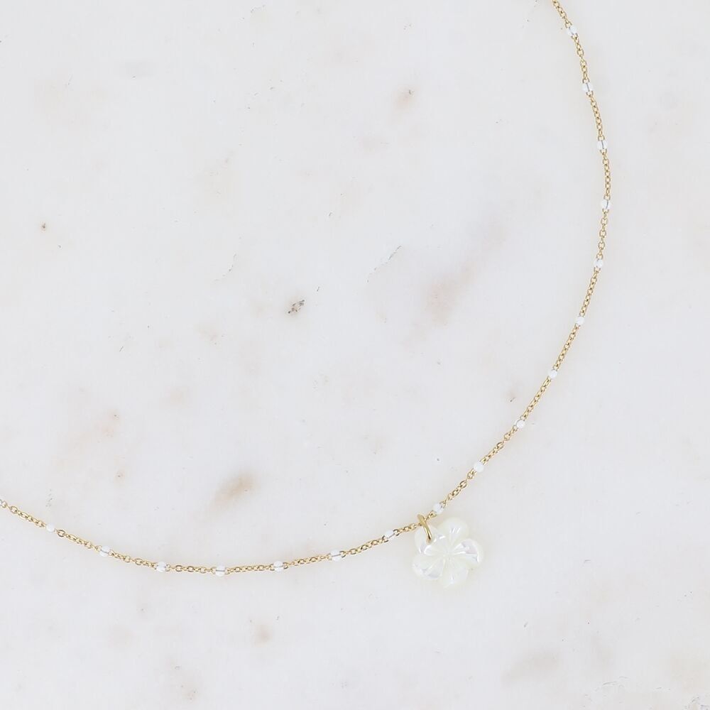 Collar - cadena con esmalte, colgante flor nacarada 12mm