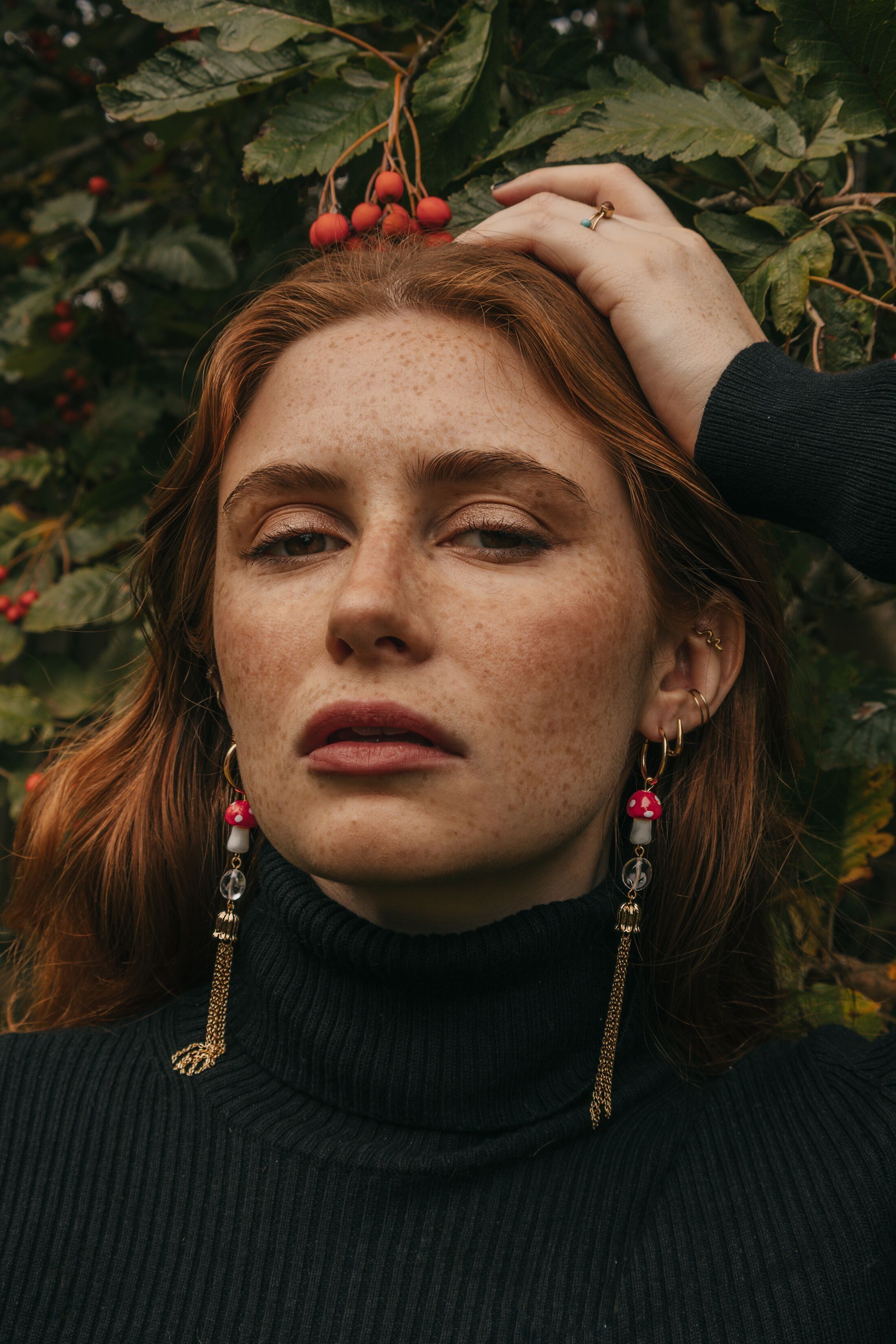 Orecchini a cerchio pendenti con nappa di quarzo e fungo XL color oro