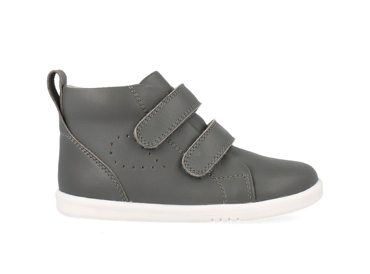 Fumo alto sul campo in erba IW