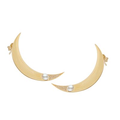 One moon ear gold pair