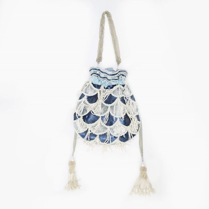 Scatola di caramelle blu