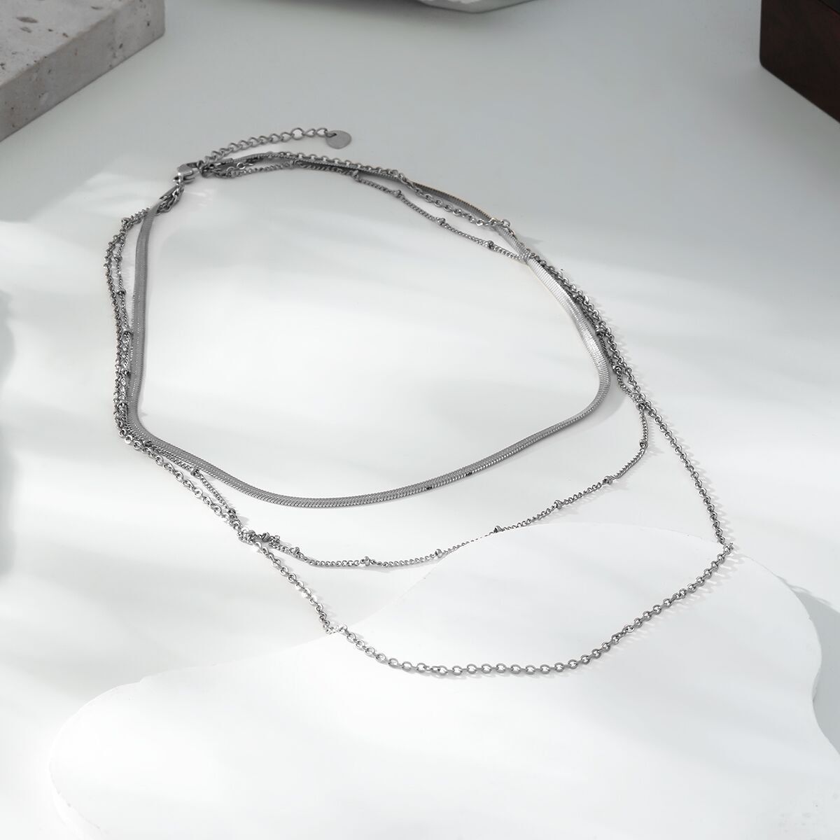 Collana in argento con catene a tripla fila