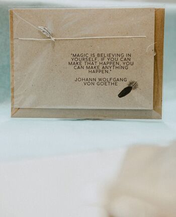 Carte de souhait et bracelet à breloques plume - La magie croit en vous-même - Cadeau souvenir fait à la main 1