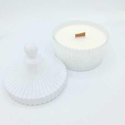 Large vintage boutique crackling wick candle, white, available in 22 scents