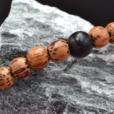 Bracciale con perle di legno: modello “INGA”.