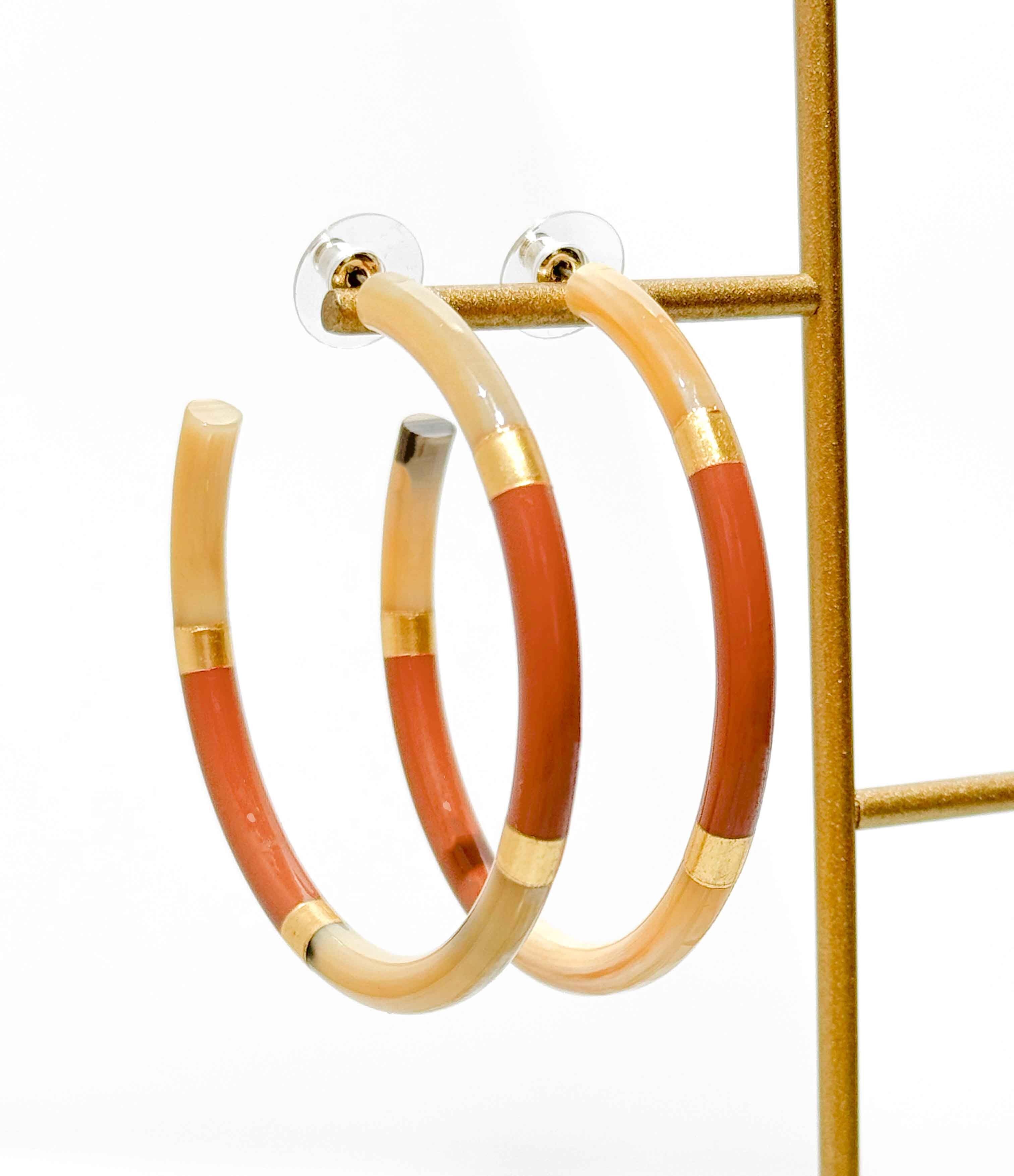 Creole in corno naturale colorato e foglie oro - Marrone