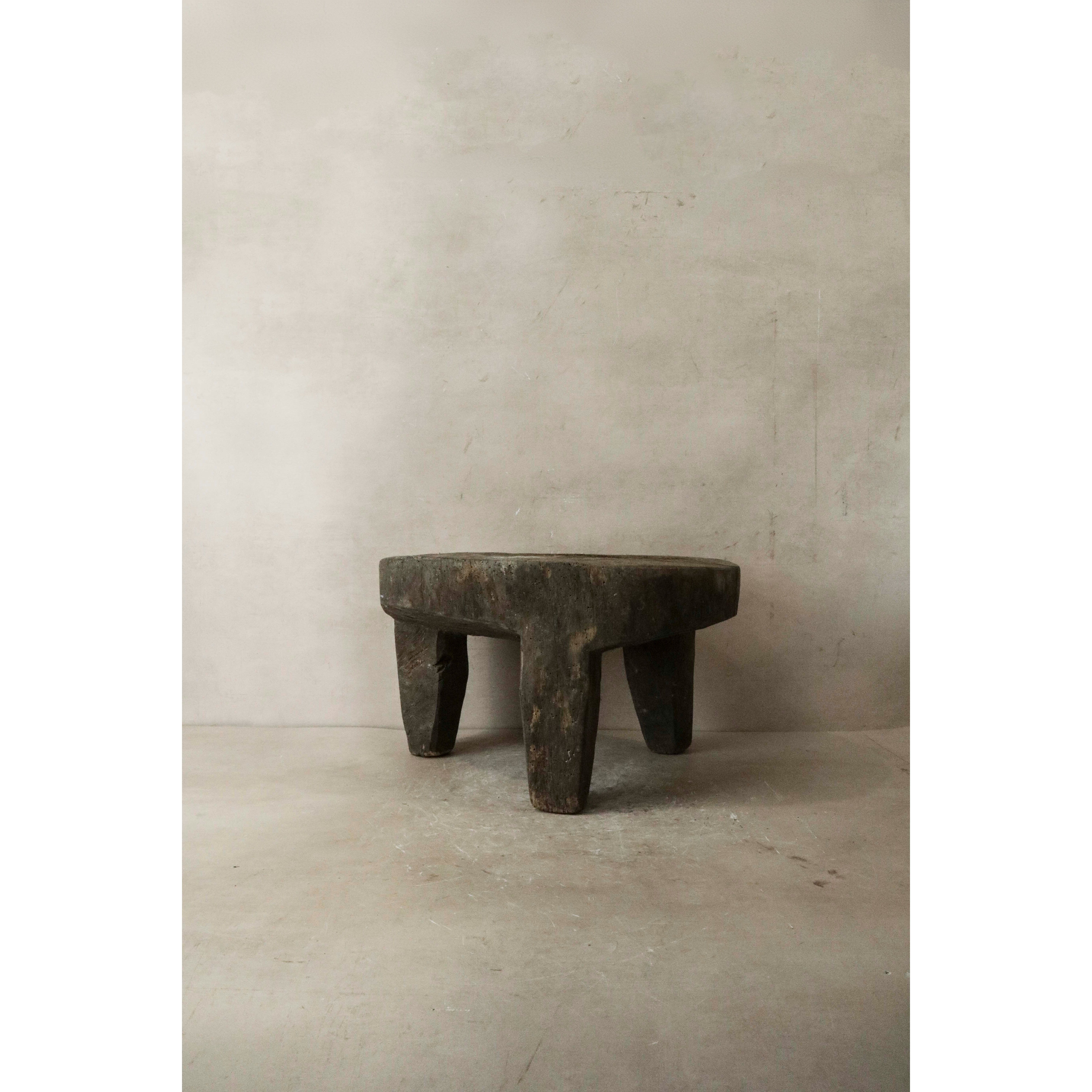 Table en bois vintage - W2