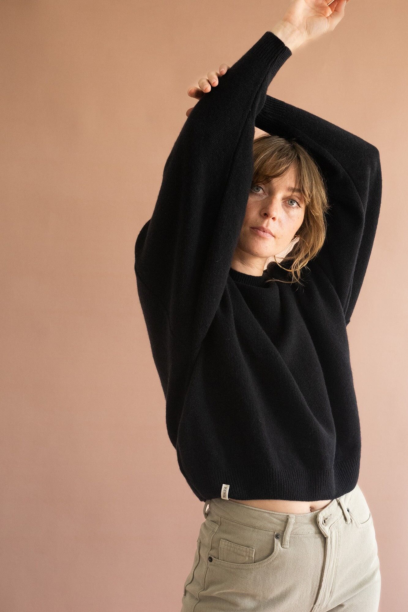 Gaudia-Pullover mit Fledermausärmeln aus Merinowolle in Schwarz