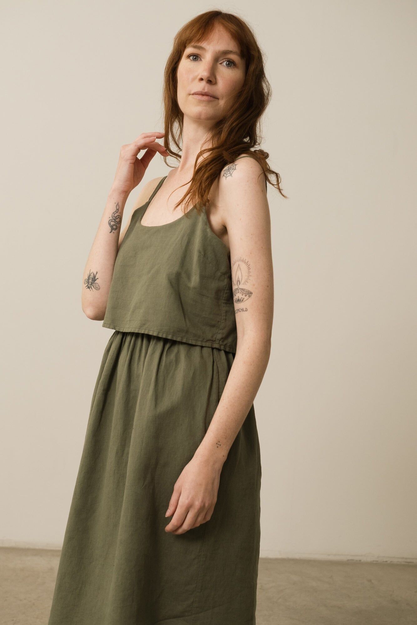 Grünes Trägerkleid aus Leinenmischung von Henar