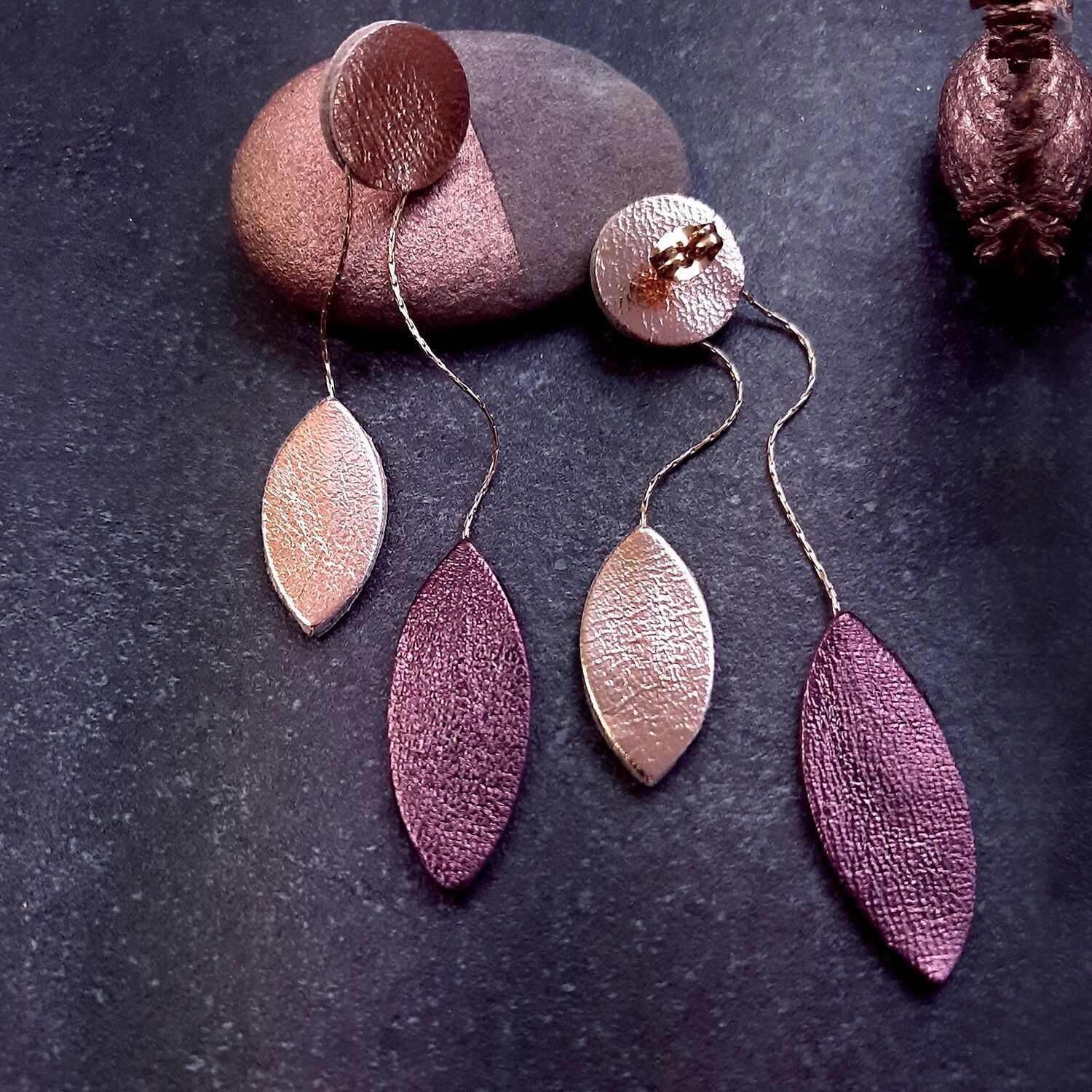 LES COCOTTES Cassis long earrings