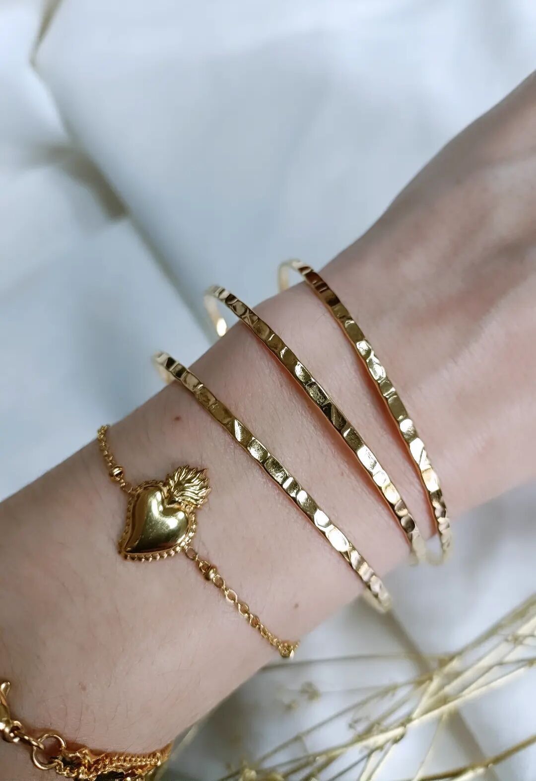 Armreifen aus gehämmertem Edelstahl – Joëlle