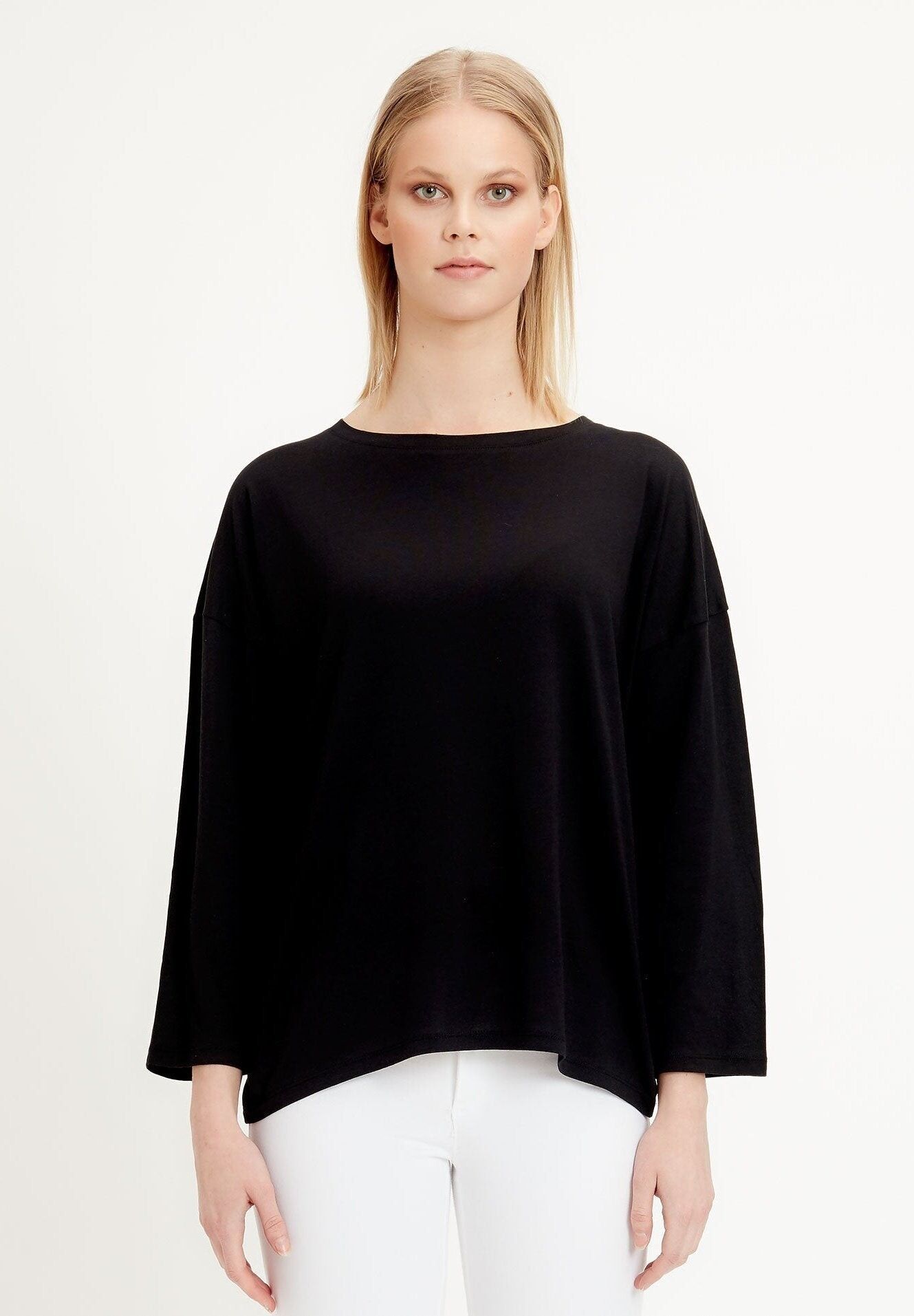 Maglia a maniche lunghe realizzata in misto lyocell TENCEL™ con scollo a barchetta