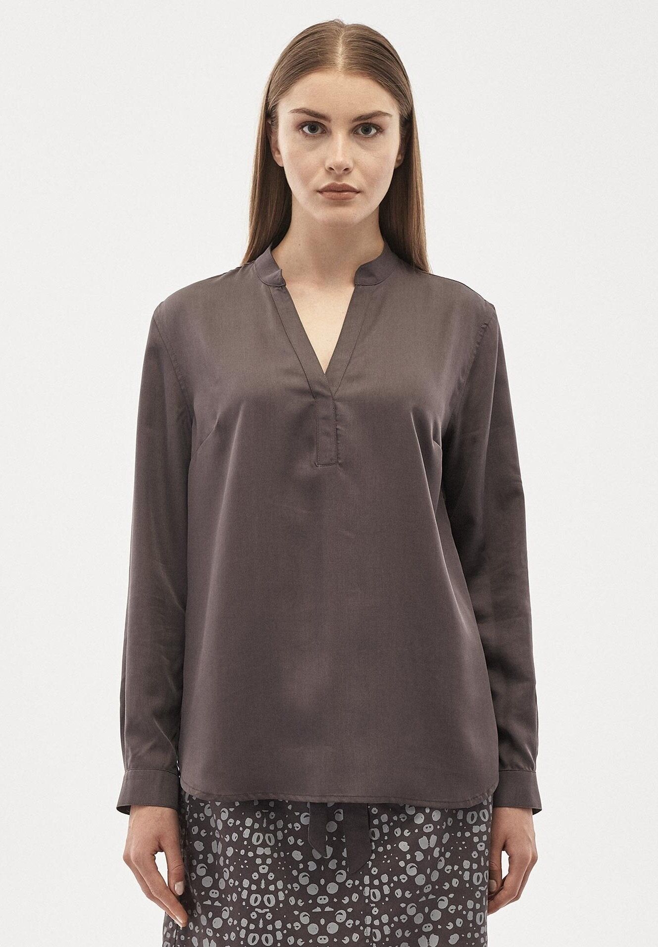 Camicetta a maniche lunghe realizzata in TENCEL™ Lyocell