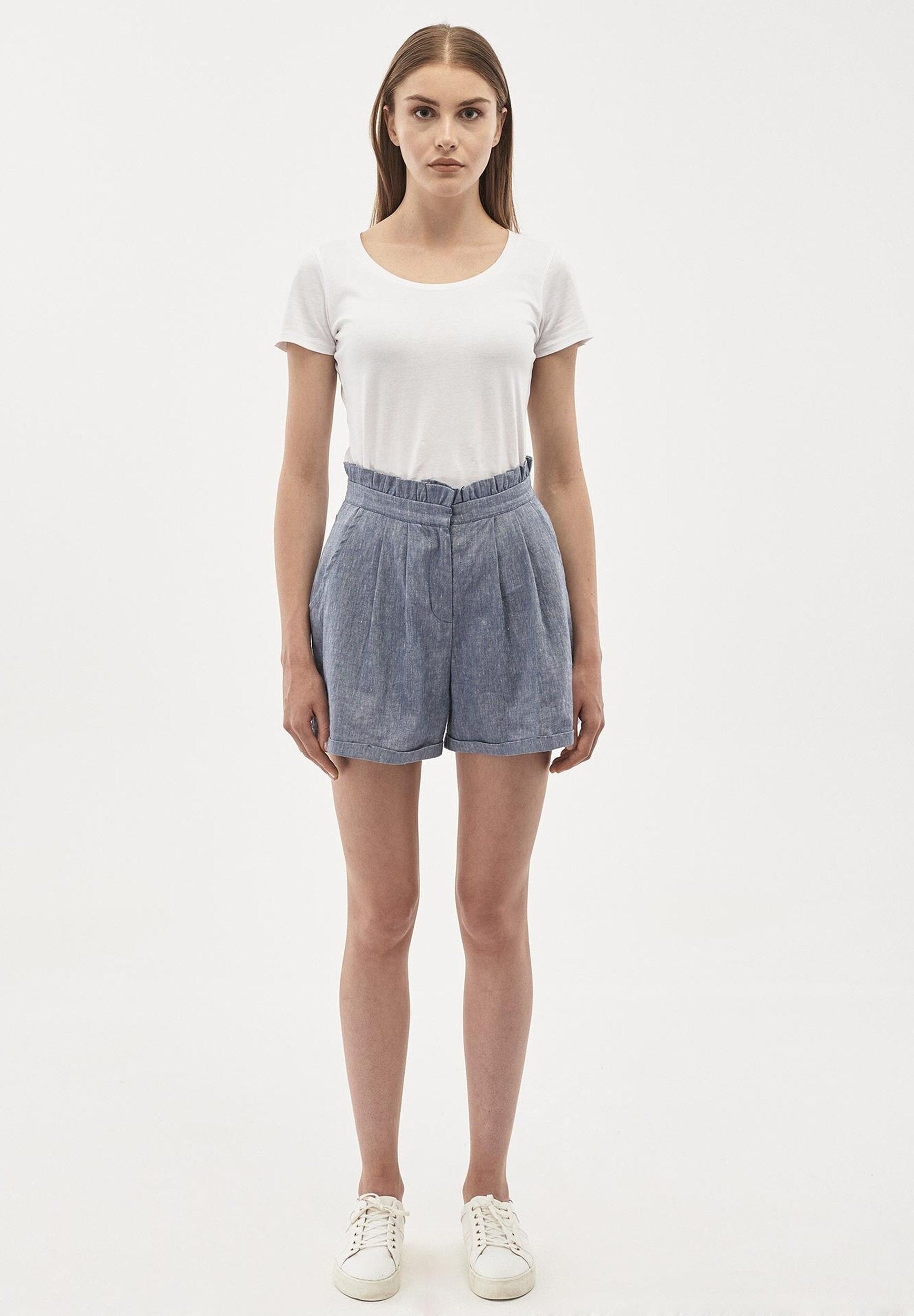 Shorts realizzati in misto lino con effetto denim