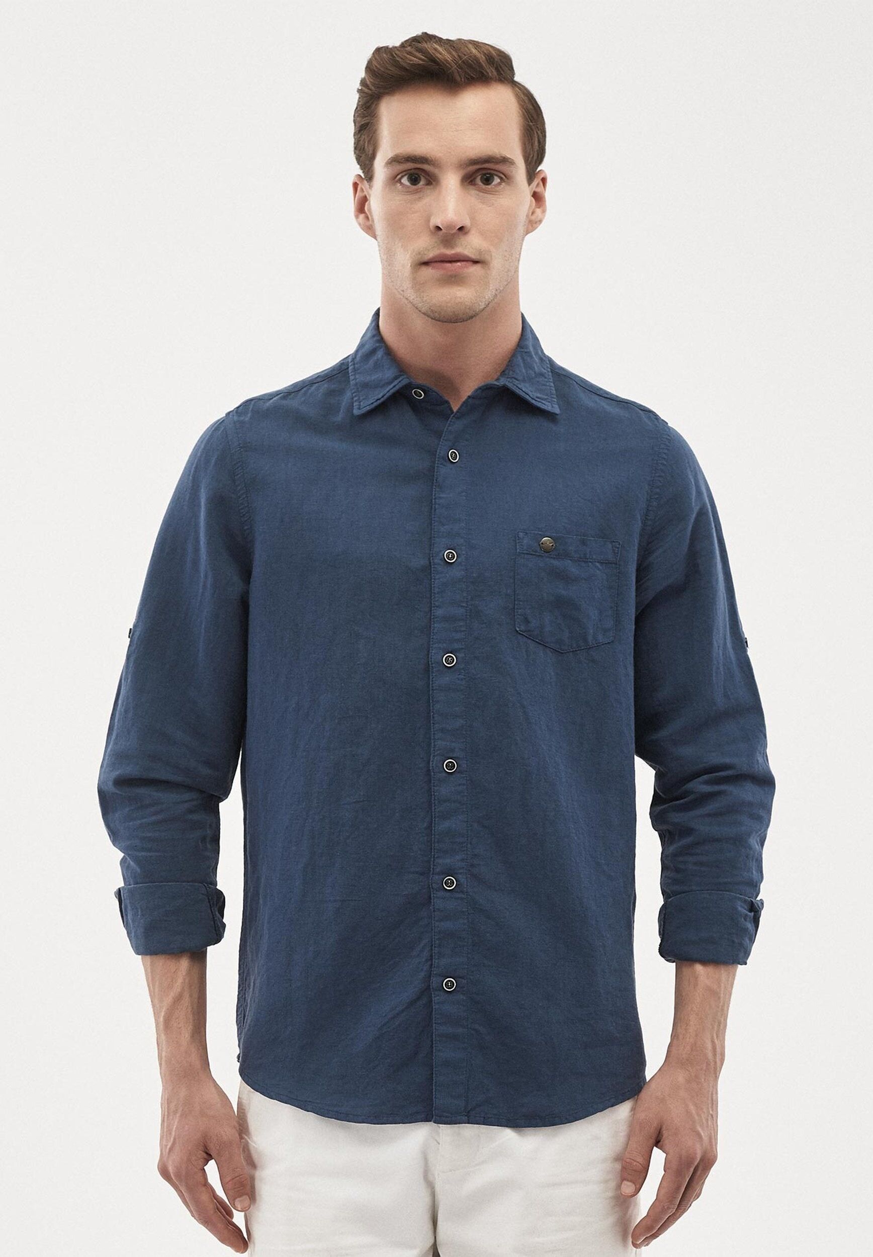 Camicia a maniche lunghe realizzata in misto lino