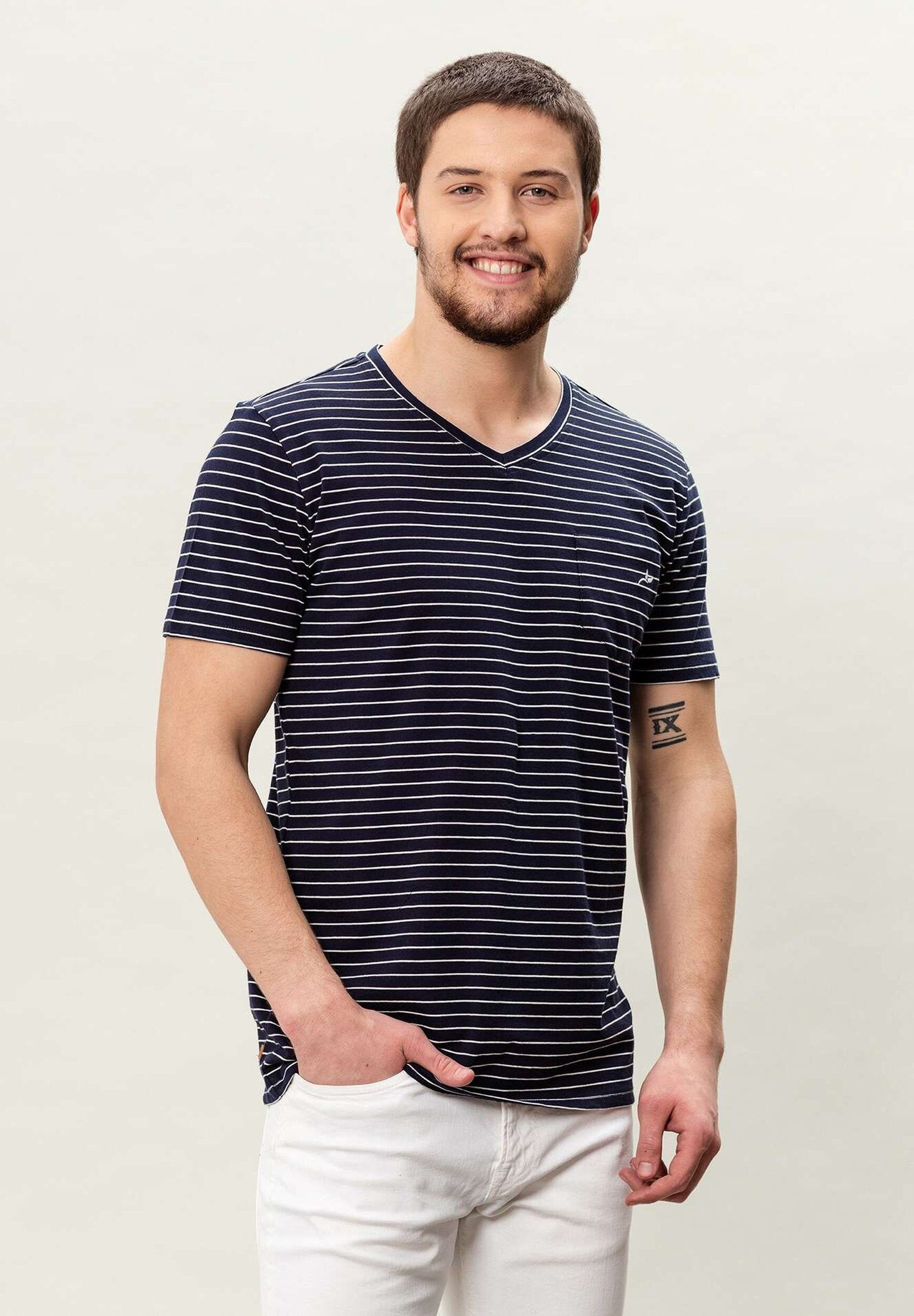 T-shirt a righe in cotone biologico con taschino sul petto