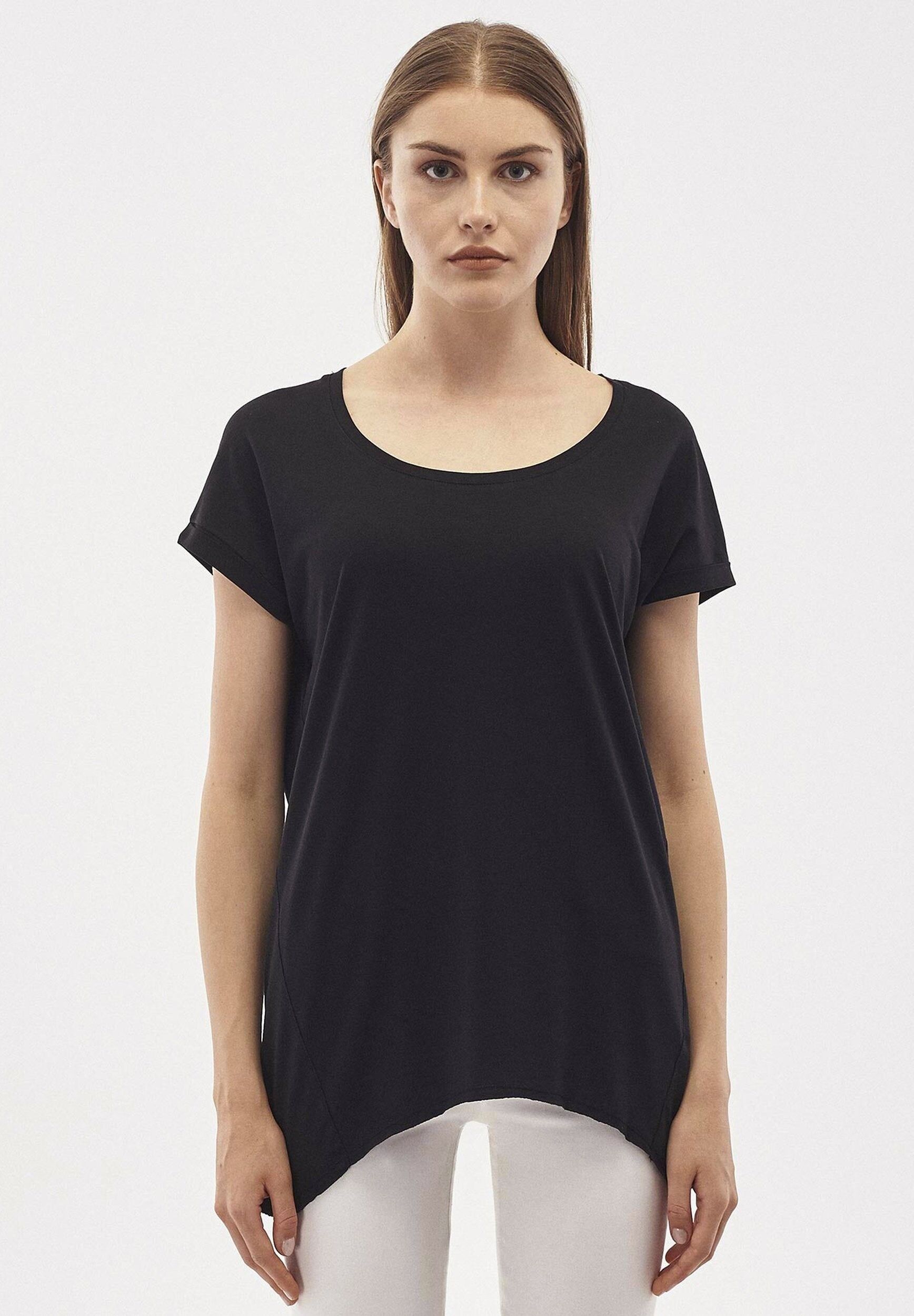 T-shirt realizzata in misto lyocell TENCEL™ con orlo asimmetrico