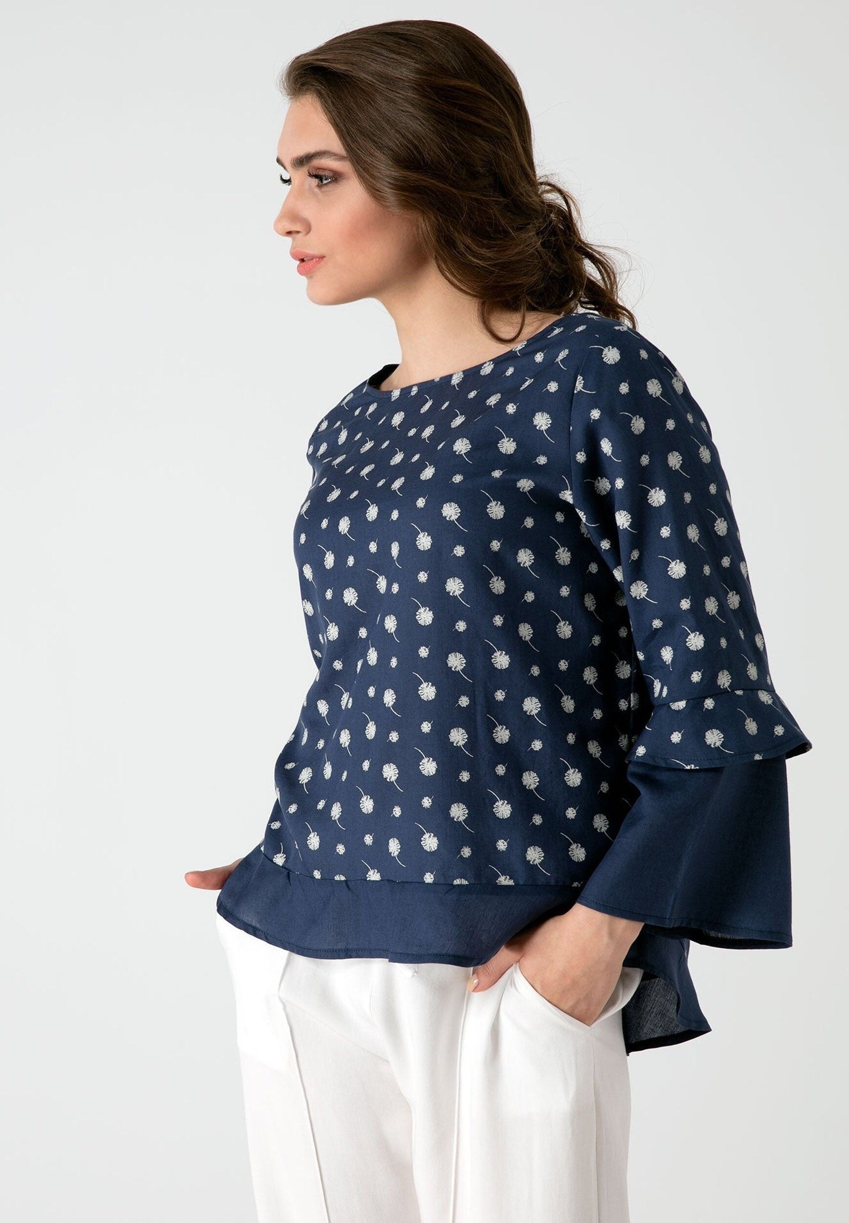 Blusa a maniche lunghe realizzata in TENCEL™ Lyocell con stampa all-over e balze
