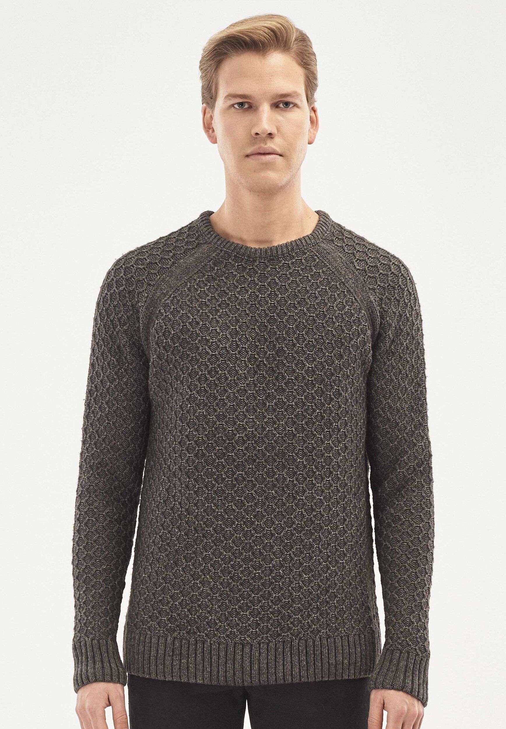 Maglione realizzato in lana merino biologica e cotone biologico