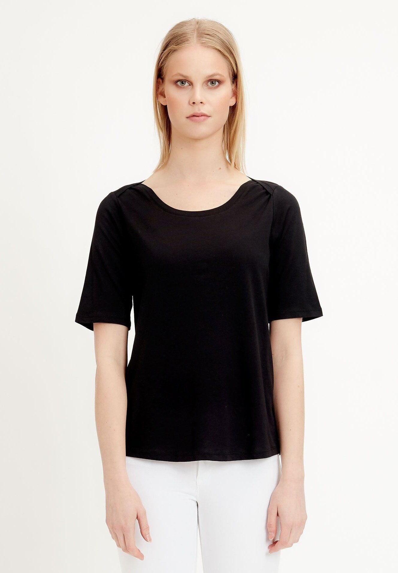 T-shirt realizzata in misto cotone TENCEL™ Lyocell con maniche a mezza lunghezza