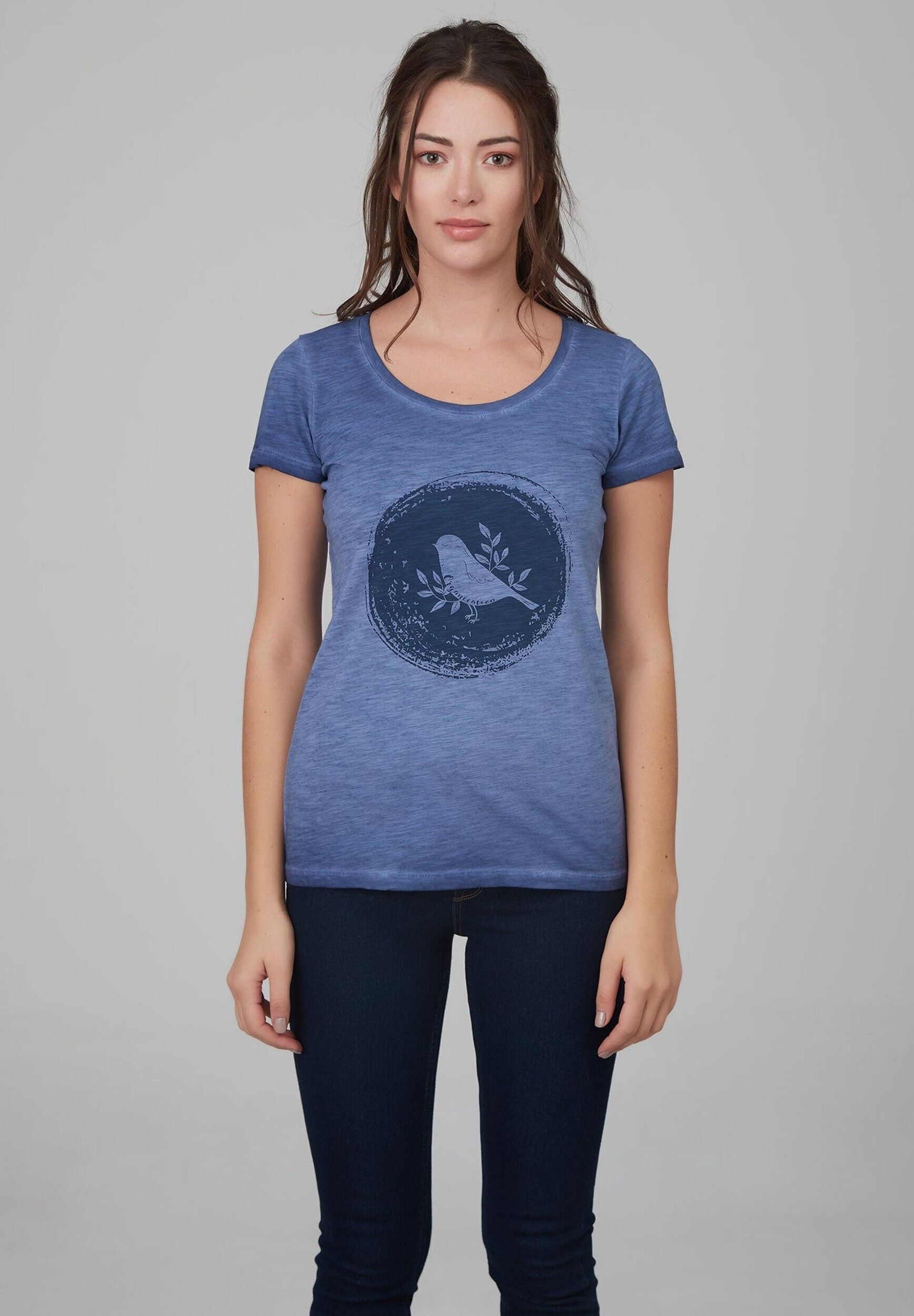 T-shirt tinta in capo realizzata in cotone biologico con stampa di uccelli