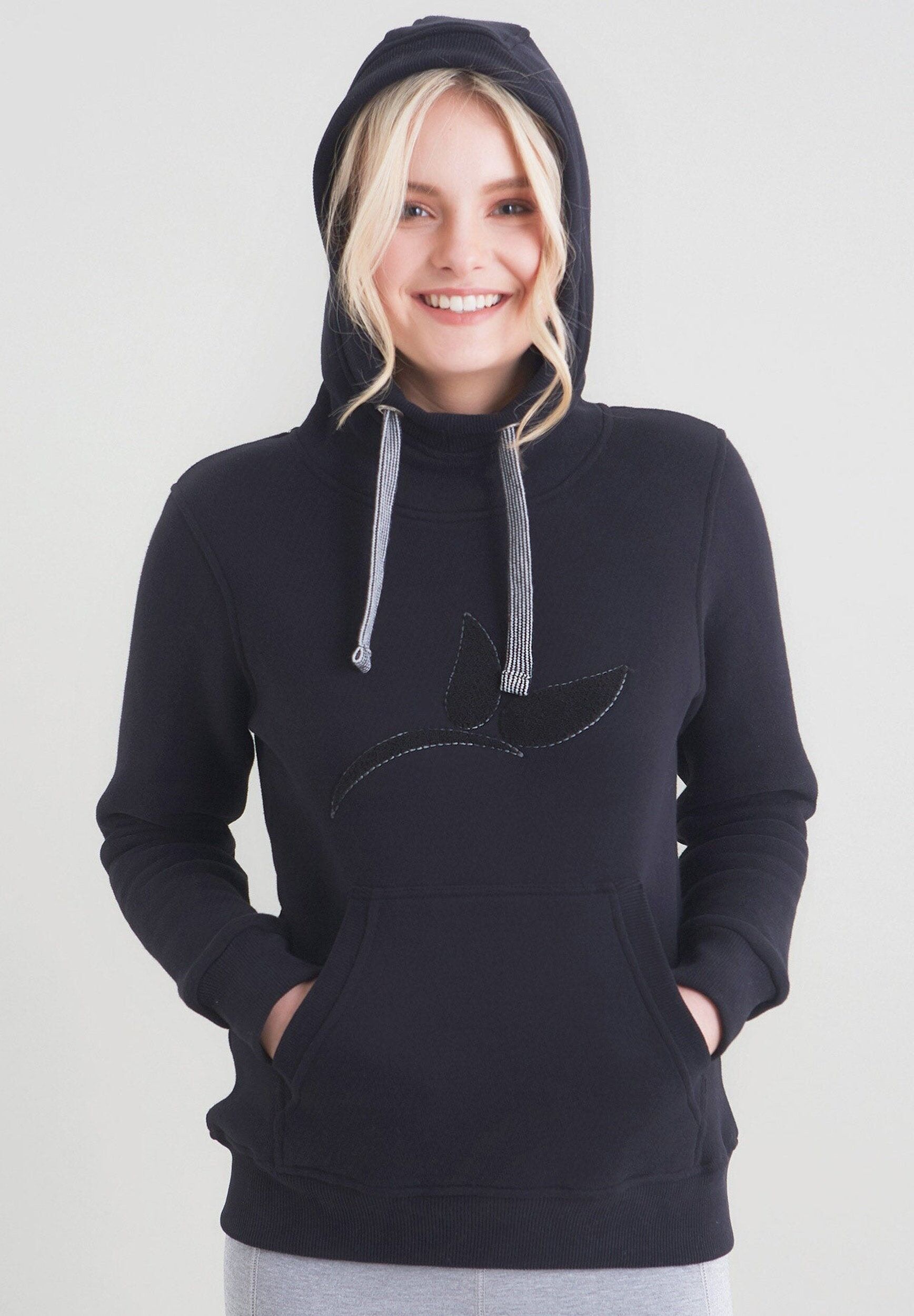 Maglia con cappuccio in cotone biologico con logo ricamato sul davanti