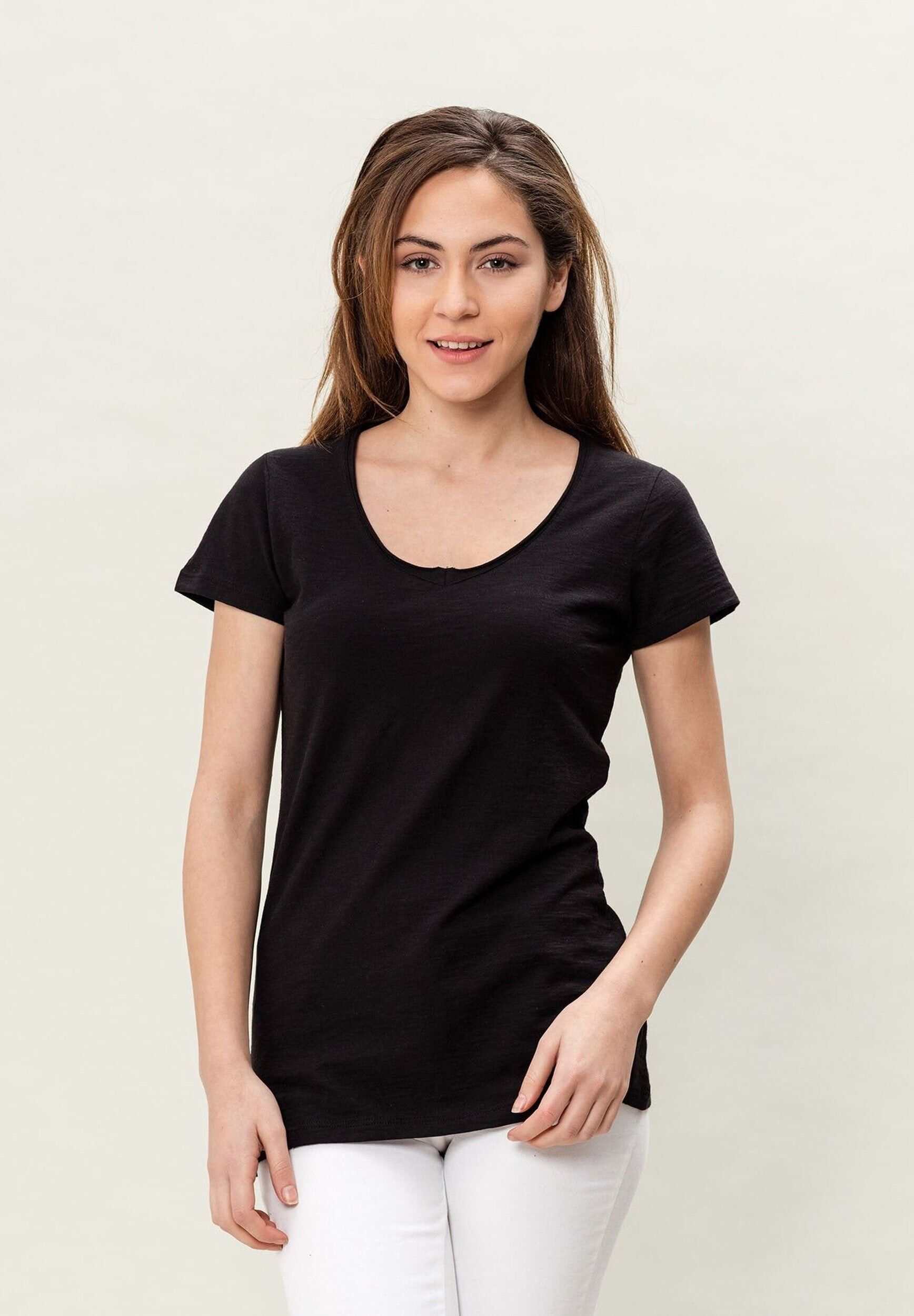 T-shirt basic in cotone biologico con scollo a V