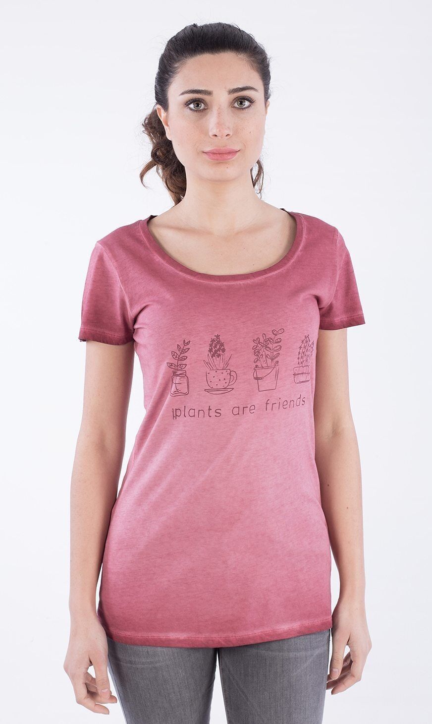 T-shirt tinta in capo realizzata in cotone biologico