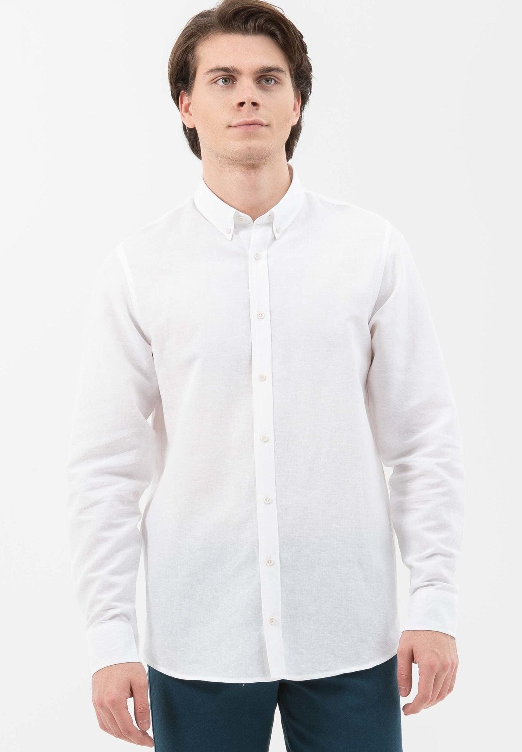 Camicia a maniche lunghe realizzata in lino con cotone biologico