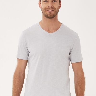 Basic T-shirt made of organic cotton with V-neck