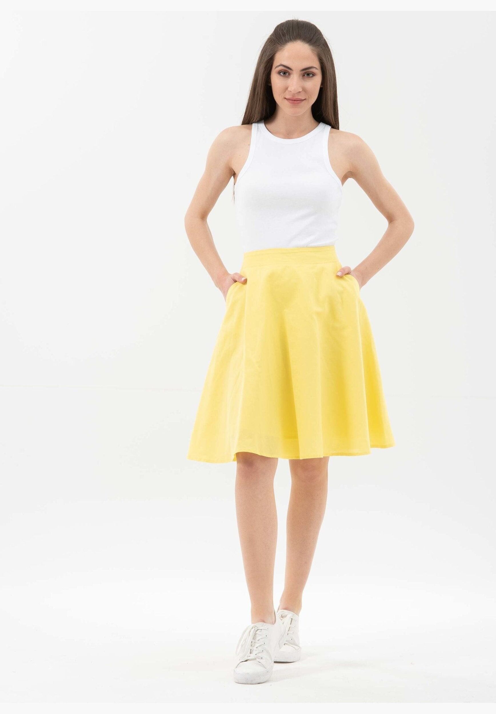 Minigonna svasata realizzata in lino con cotone biologico