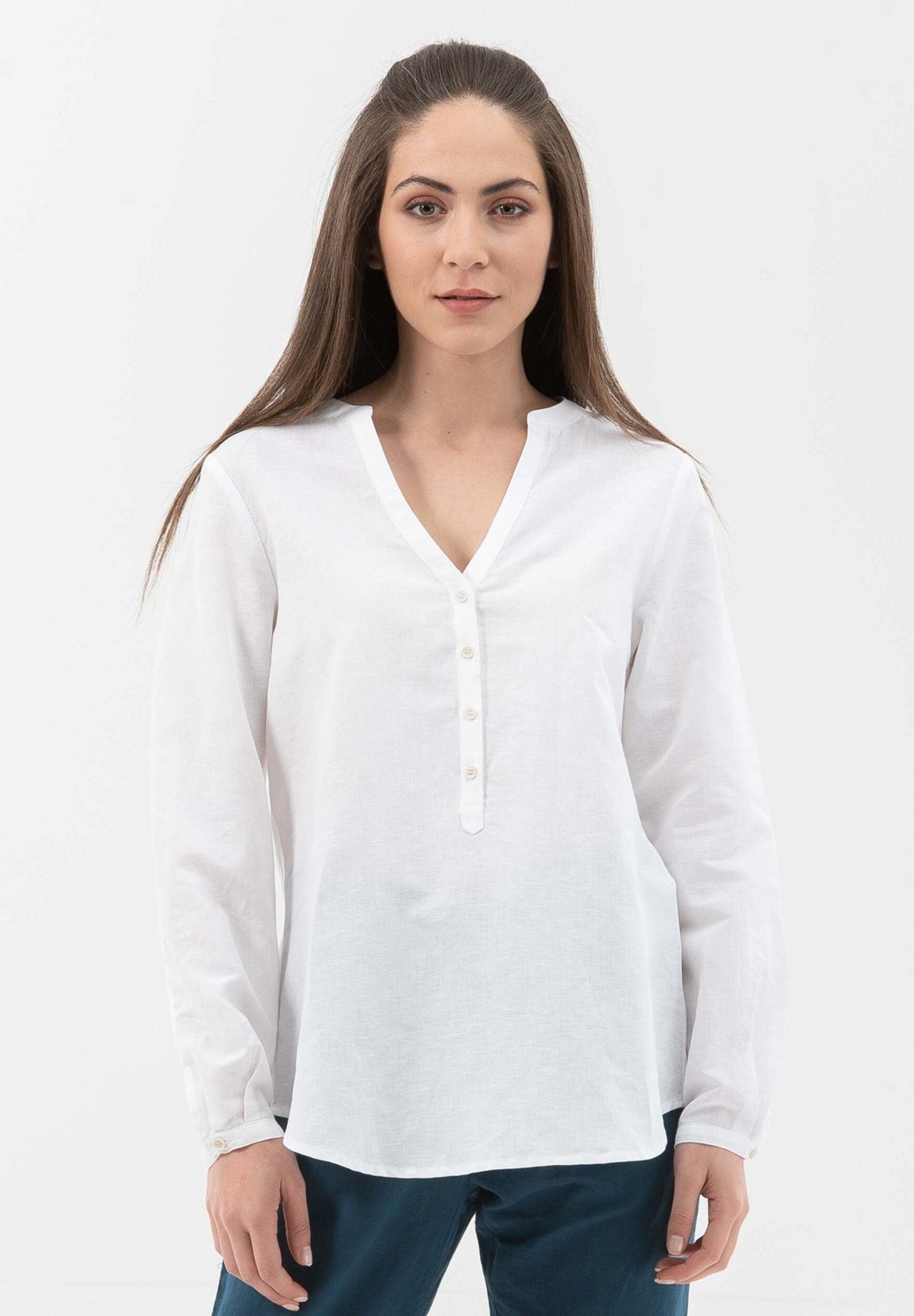 Camicetta realizzata in lino con cotone biologico