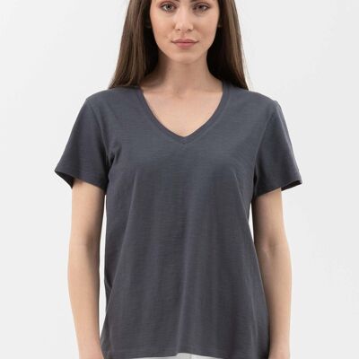 Basic T-shirt made of organic cotton with V-neck