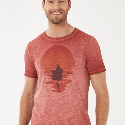 Camiseta teñida en prenda confeccionada en algodón orgánico con estampado