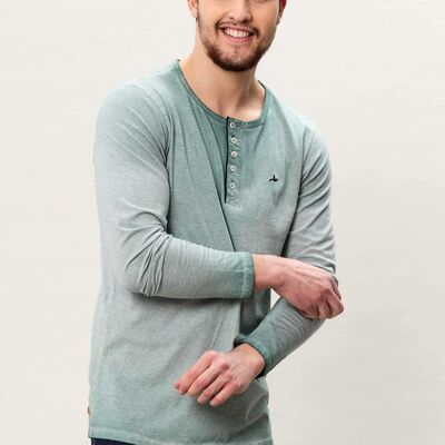 Camiseta henley de manga larga teñida en prenda hecha de algodón orgánico
