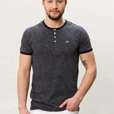 Camiseta henley de rayas confeccionada en algodón orgánico