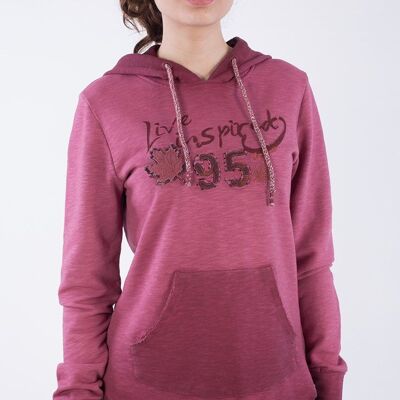 Sudadera con capucha teñida en prenda hecha de algodón orgánico.