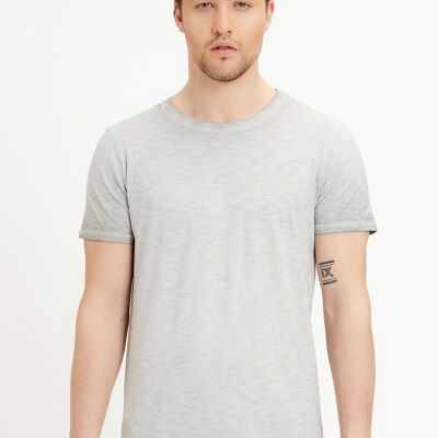 Camiseta teñida en prenda confeccionada en algodón orgánico