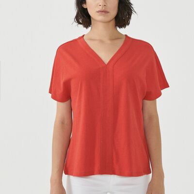 T-shirt made of organic cotton and linen
