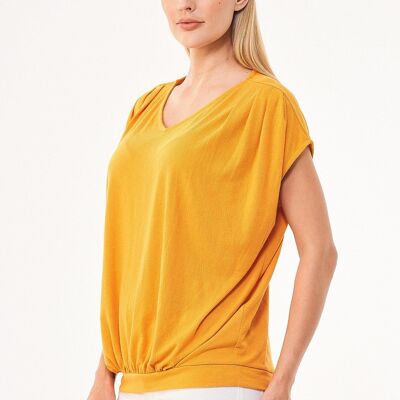 Camiseta confeccionada con REPREVE™ y LENZING™ ECOVERO™